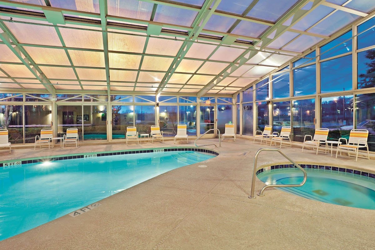 La Quinta Inn & Suites by Wyndham Mansfield OH photo 3