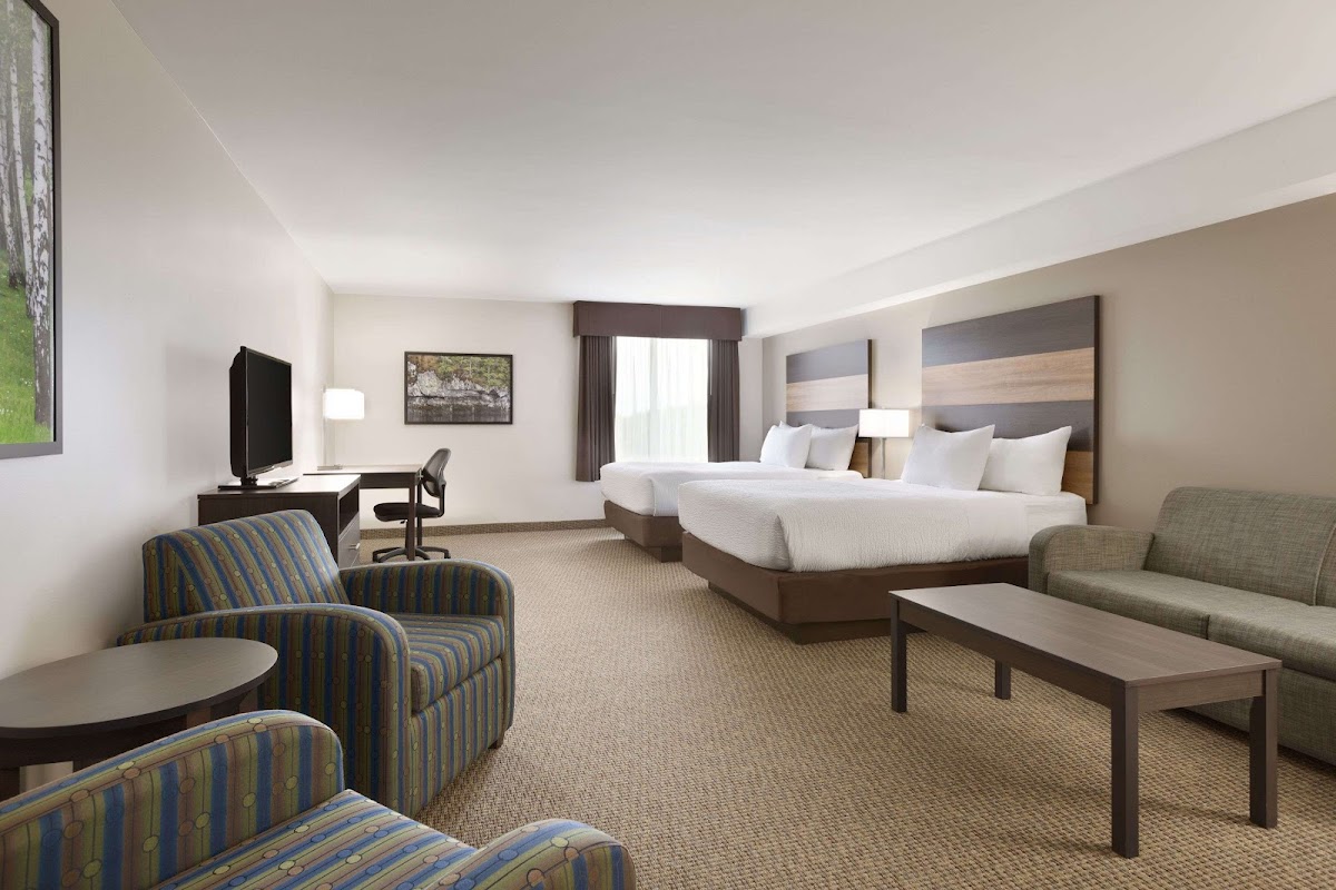 Days Inn & Suites by Wyndham Lindsay photo 2