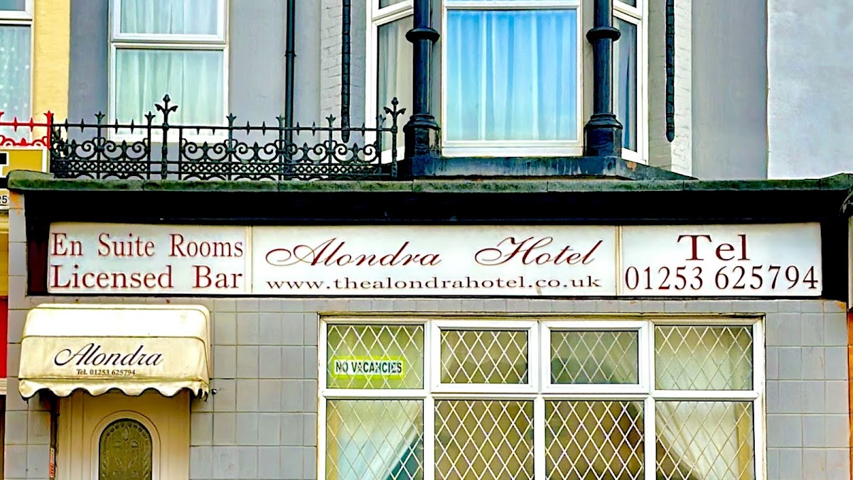 Alondra Hotel