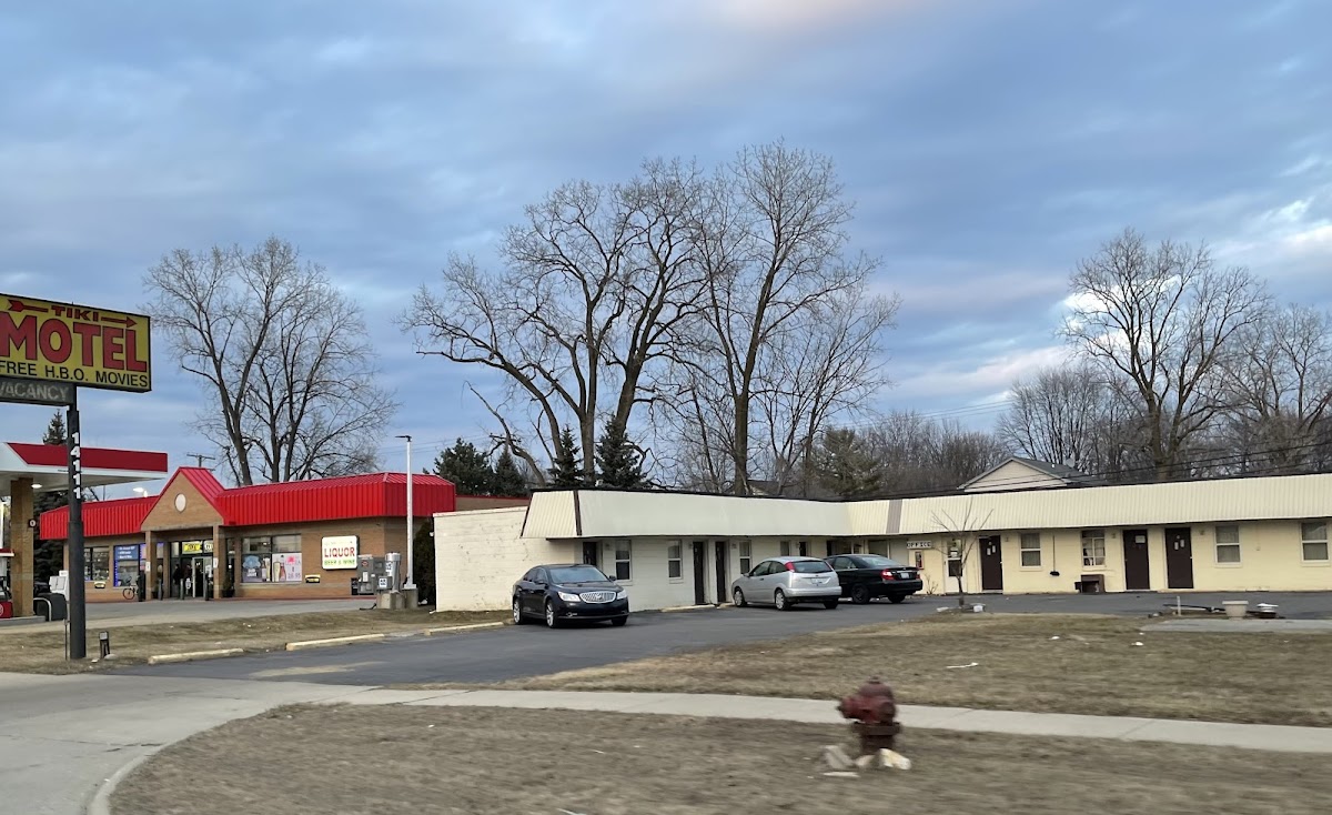 Tiki Motel