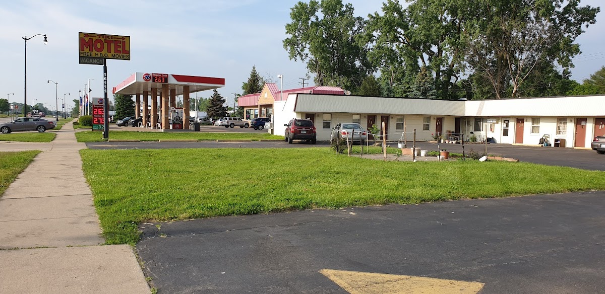 Tiki Motel photo 2