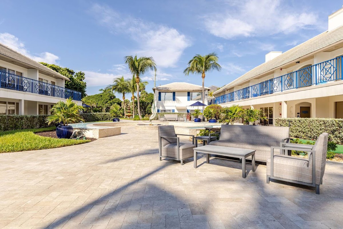 Dover House Resort