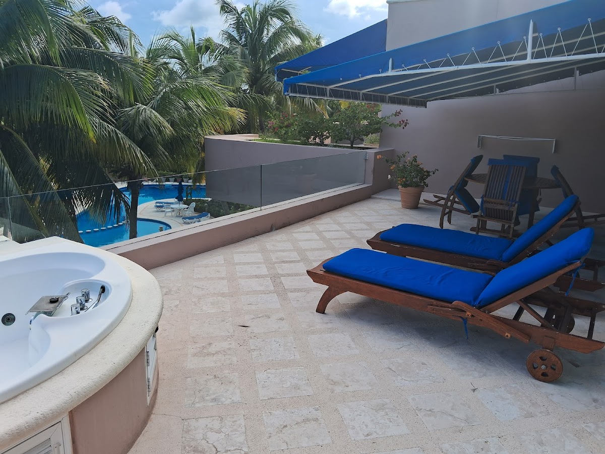 Porto Bello Condos photo 2