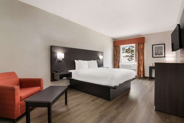 Quality Suites Tulsa I-44 photo 2