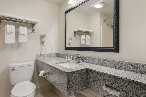 Quality Suites Tulsa I-44 photo 3