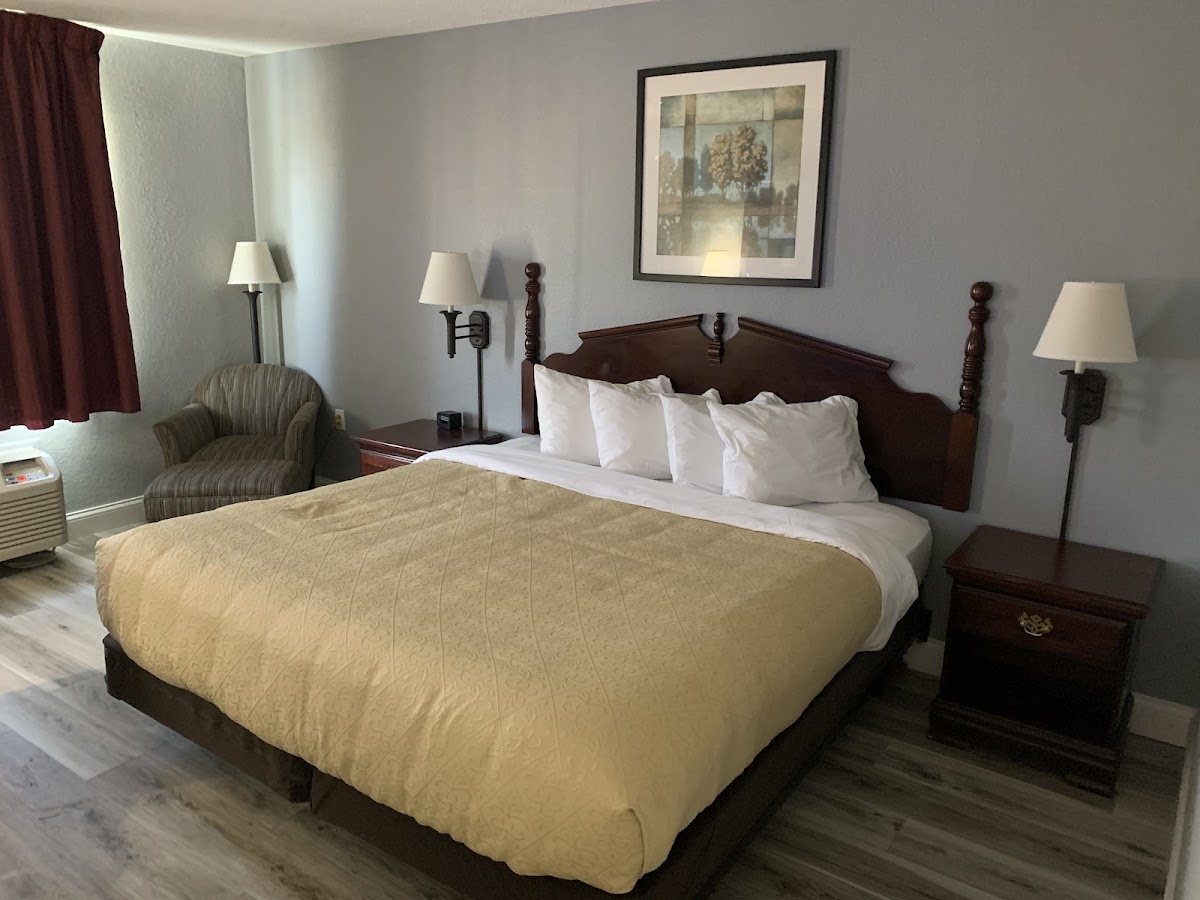 Irish House Hotel