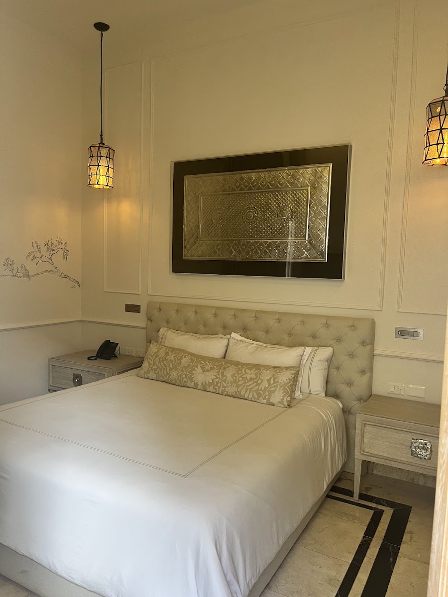 Room 8