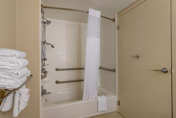 Comfort Suites Alpharetta/Roswell - Atlanta Area photo 2