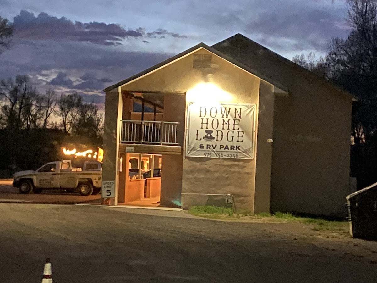 Down Home Lodge & Family RV Resort
