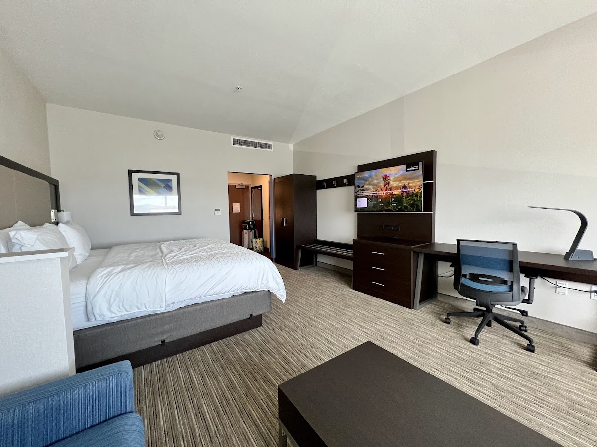 Holiday Inn Express & Suites Onalaska - La Crosse, an IHG Hotel photo 2