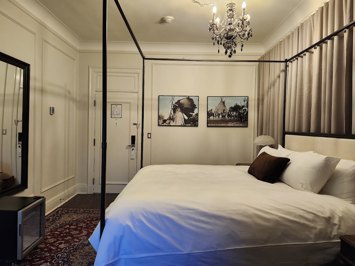 The Fort Garry Hotel, Spa and Conference Centre photo 2