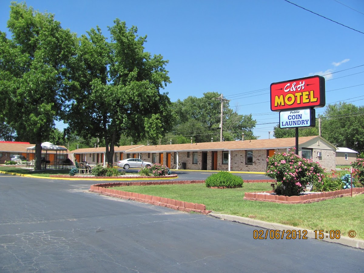 C & H Motel El Dorado Springs