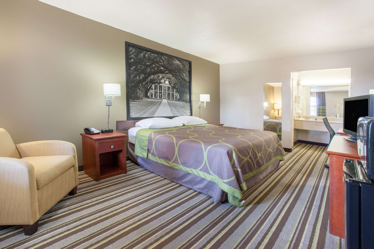 Super 8 by Wyndham Monroe West photo 2