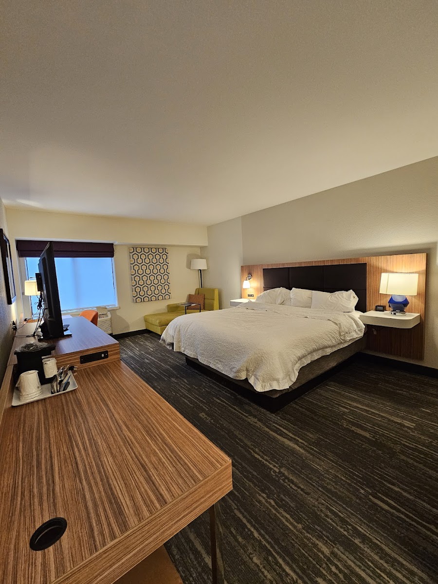 Hampton Inn & Suites Parker