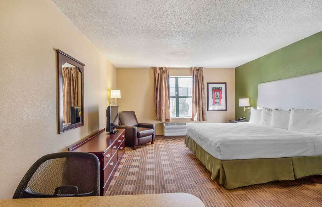 Extended Stay America Select Suites- Chicago - Downers Grove photo 2