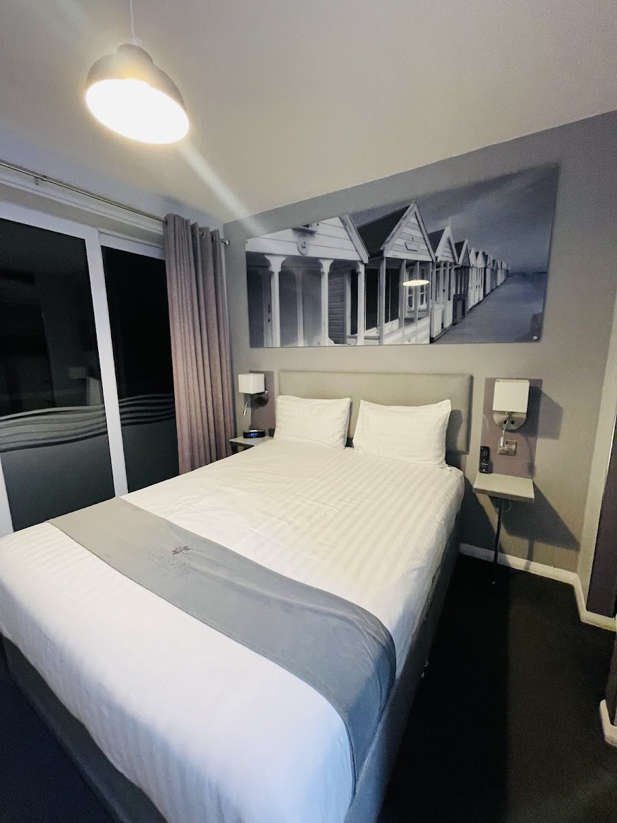 Allseasons Hotels photo 2