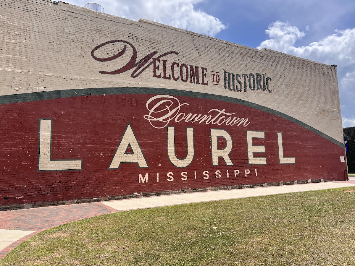 Welcome to Historic Downtown Laurel Mississippi Sign