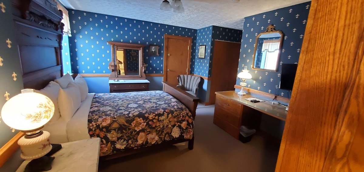 Hotel Millersburg photo 2