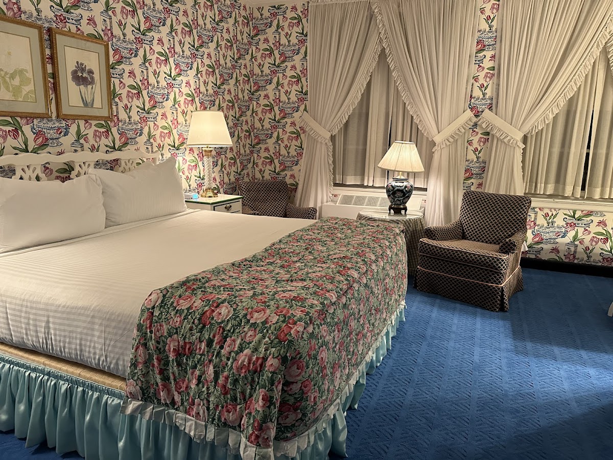 The Greenbrier photo 2