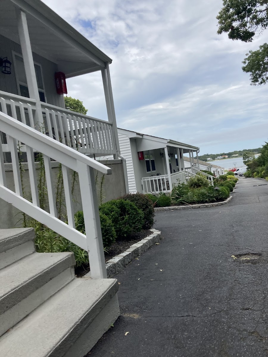 Colonial Shores Cottages
