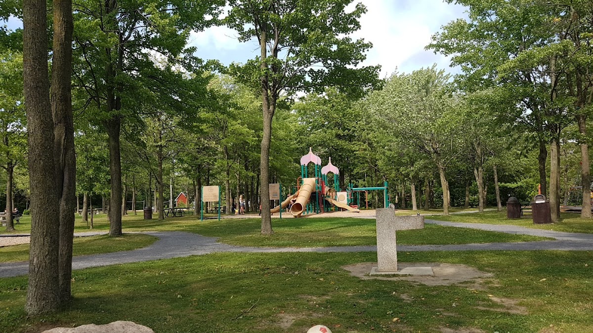 Les Salines Park