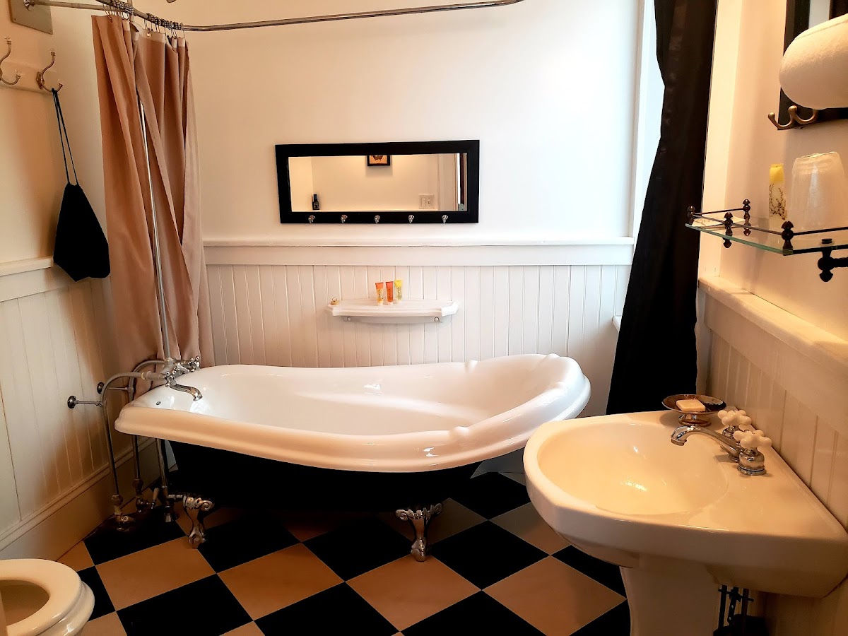 Mineral Point Hotel & Suites photo 3