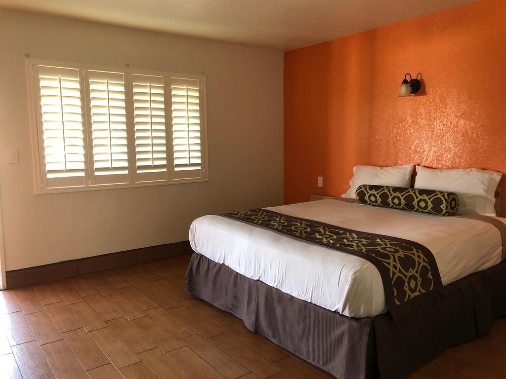 New American Inn & Suites photo 2