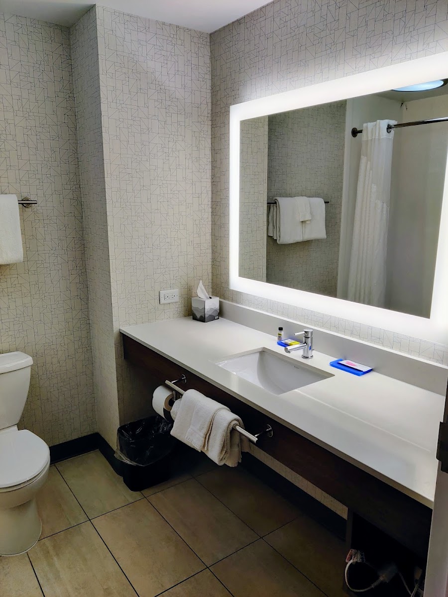 Holiday Inn Express Indianapolis - Southeast, an IHG Hotel photo 3