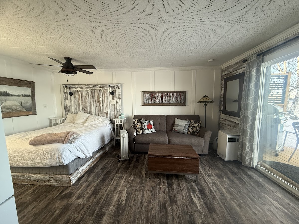 The Lone Pine Inn photo 2