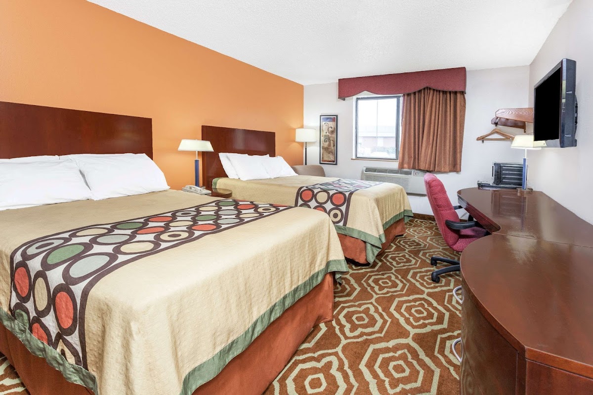 Super 8 by Wyndham Sterling Heights/Detroit Area photo 2