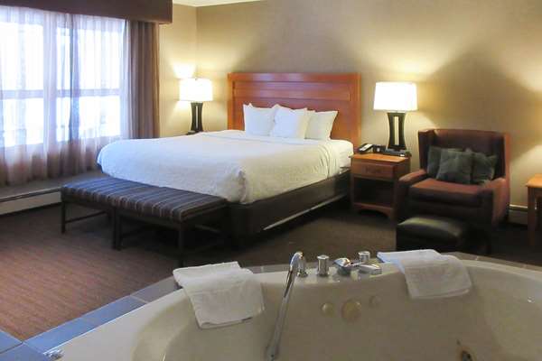 Quality Inn & Suites Detroit Lakes photo 3