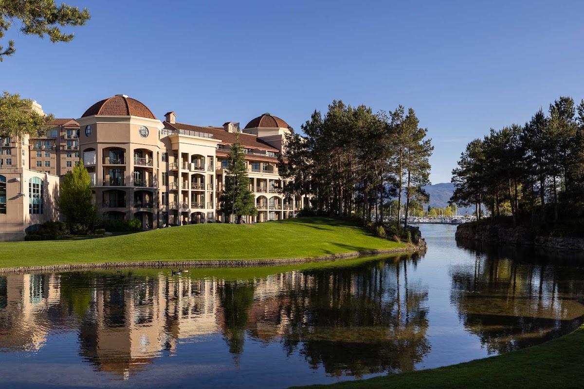 The Royal Kelowna by Bellstar Hotels