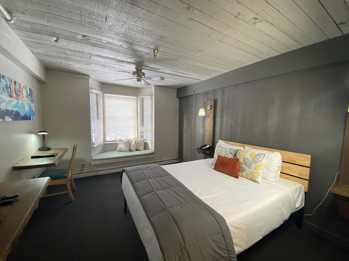 Bear Valley Lodge photo 2