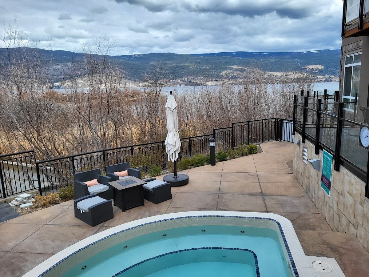 Summerland Waterfront Resort Hotel photo 3
