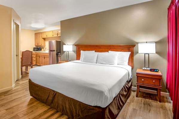 Econo Lodge Inn & Suites Durango photo 2