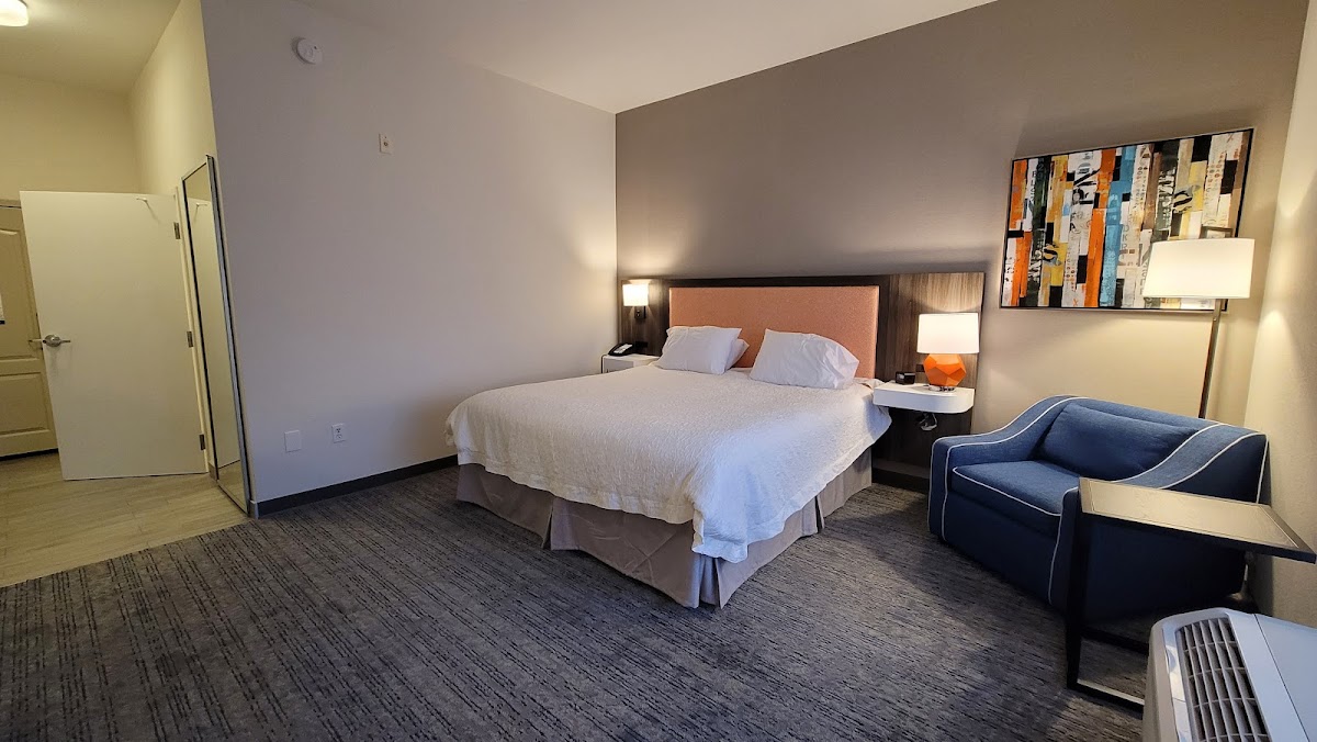 Hampton Inn and Suites Seal Beach photo 2