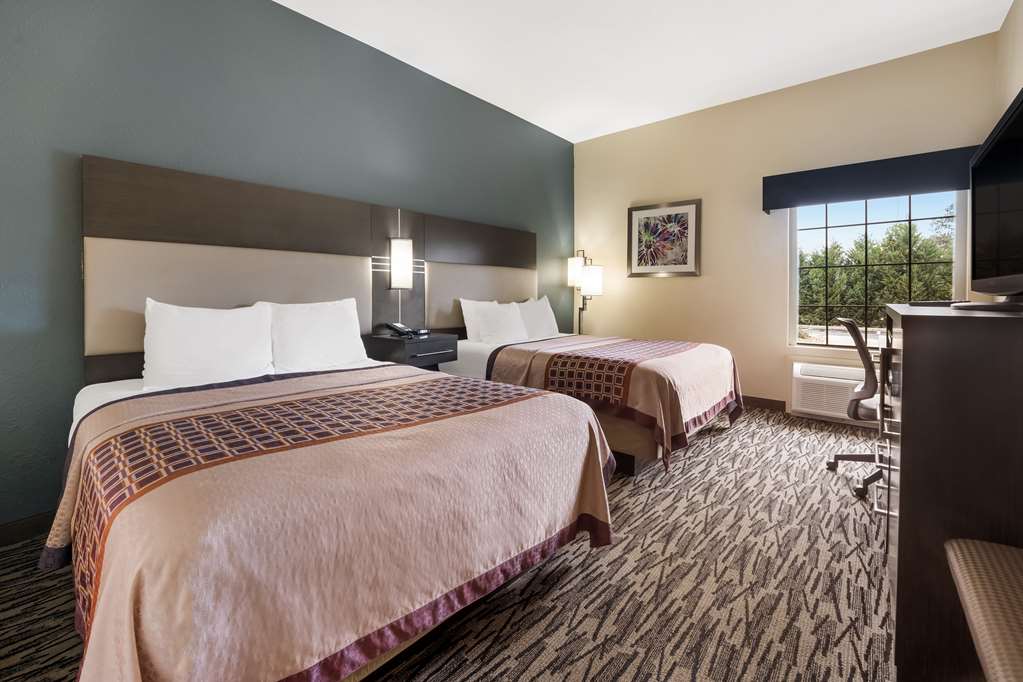 Best Western Bradbury Inn & Suites photo 2