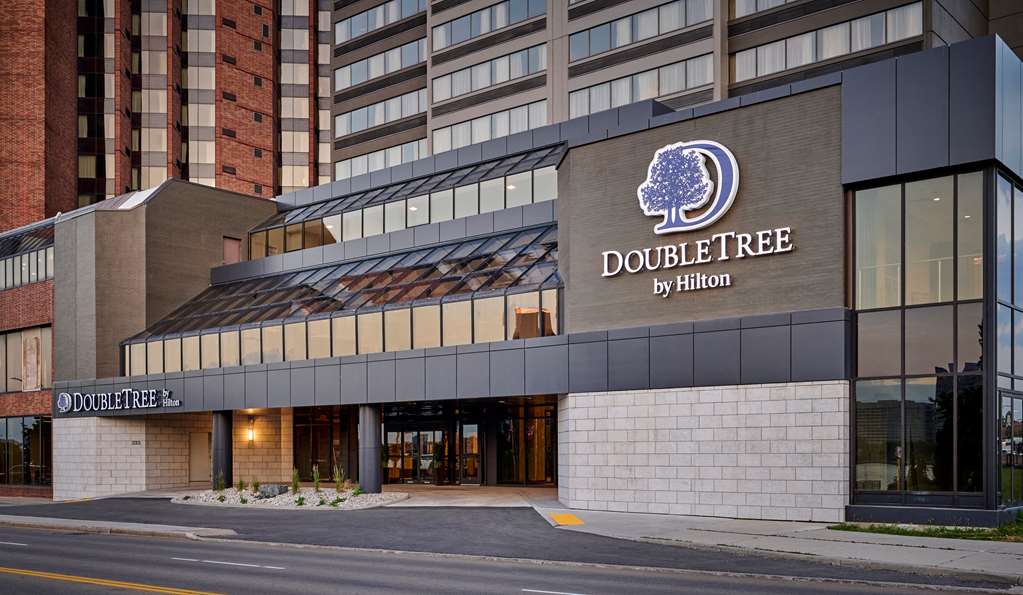 DoubleTree by Hilton Windsor Hotel & Suites