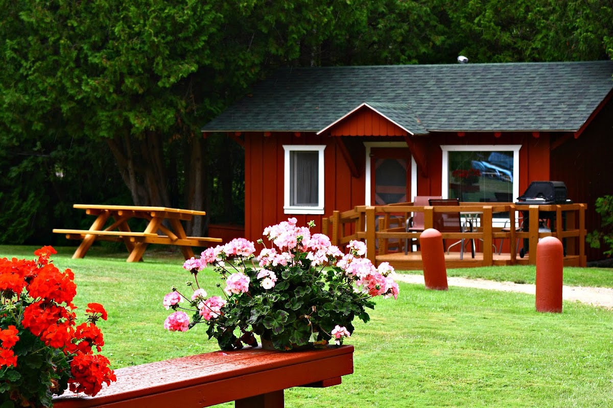 Twin Cedars Resort