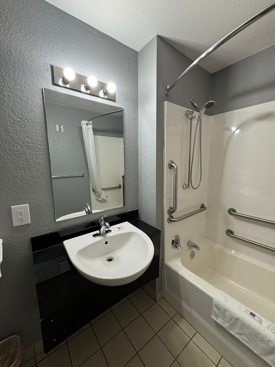 Motel 6 Bismarck, ND photo 3