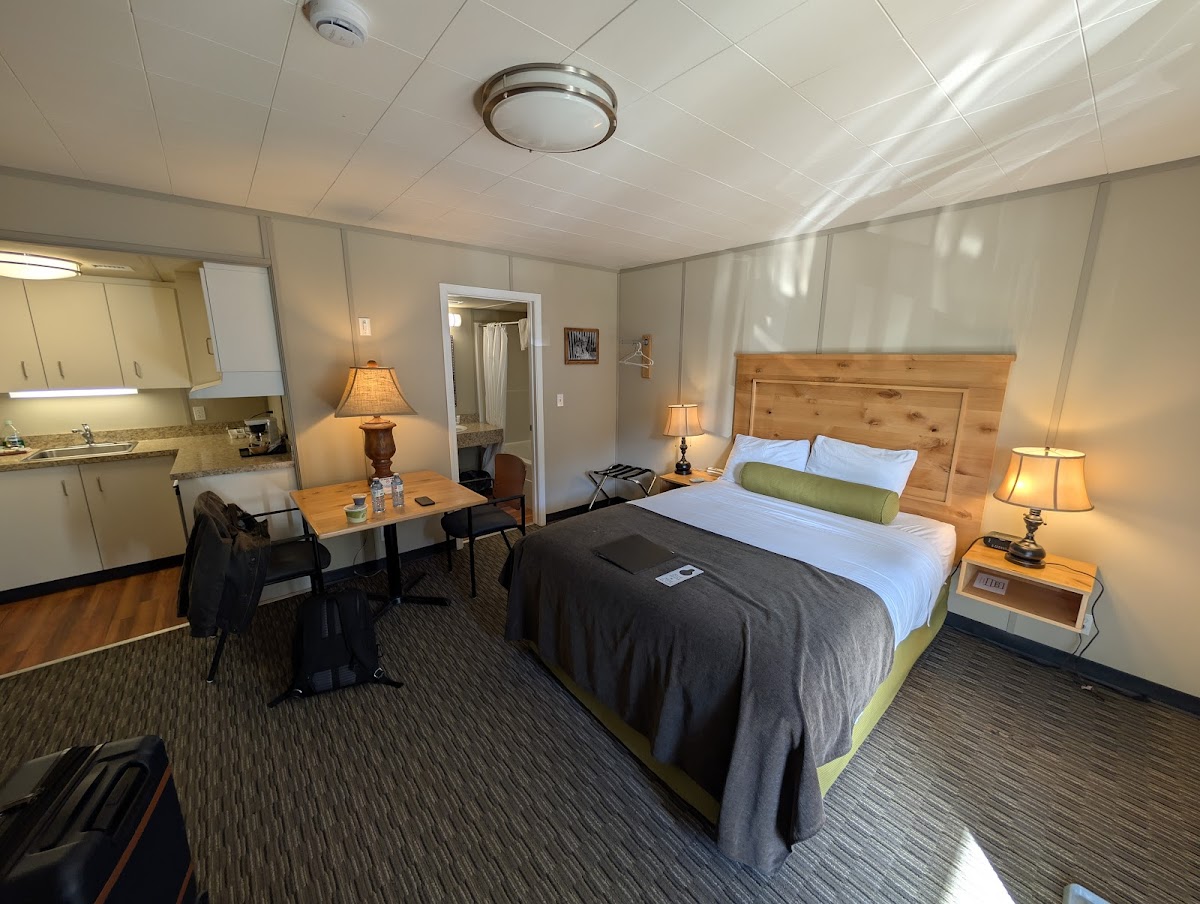 Triple J Hotel