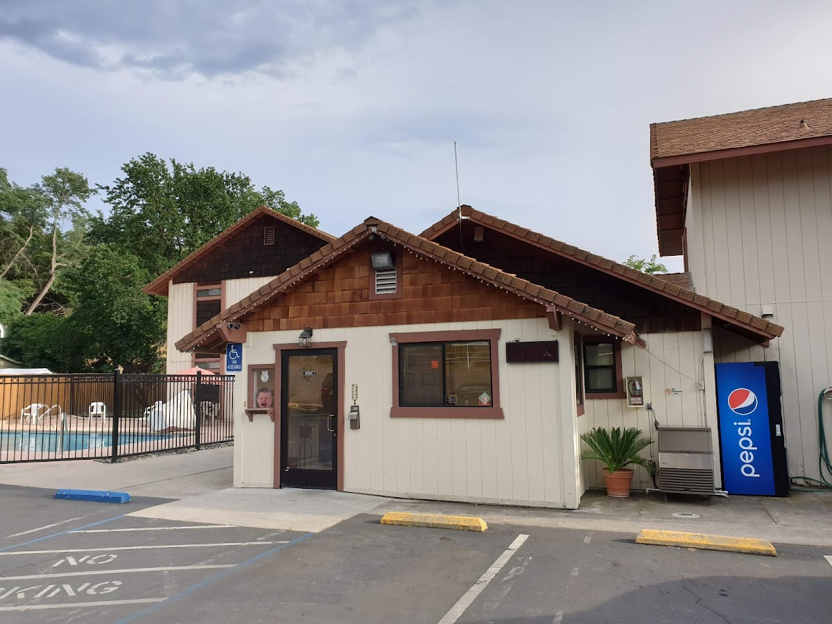 Jamestown Railtown Motel