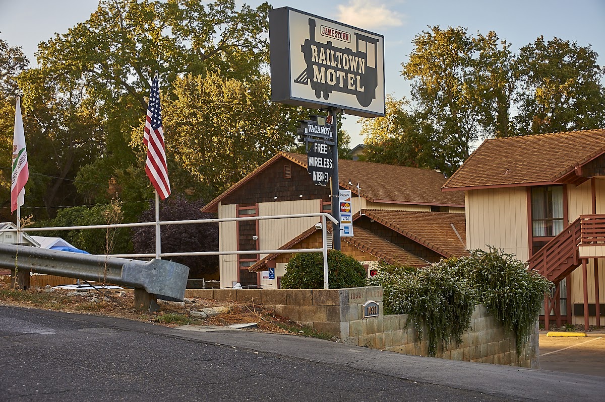 Jamestown Railtown Motel photo 2