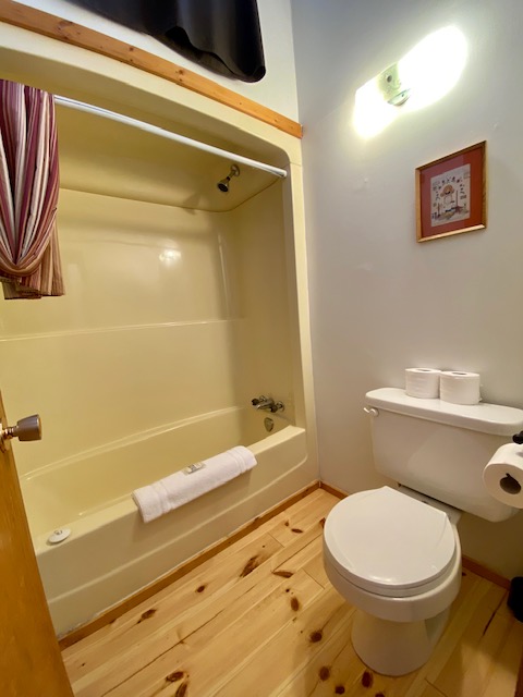 Laughing Water Lodge photo 3