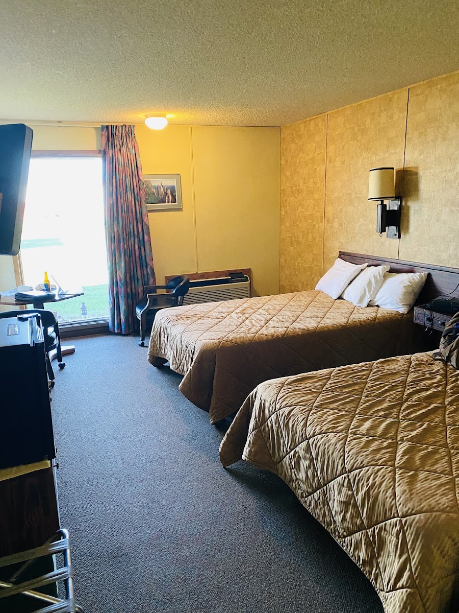 Hometowne Inn photo 2