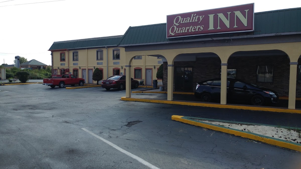 Quality Quarters Inn photo 3