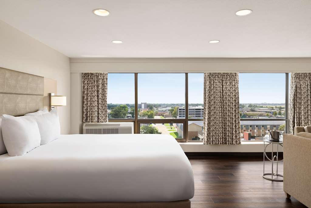 DoubleTree by Hilton Hotel New Orleans Airport photo 2