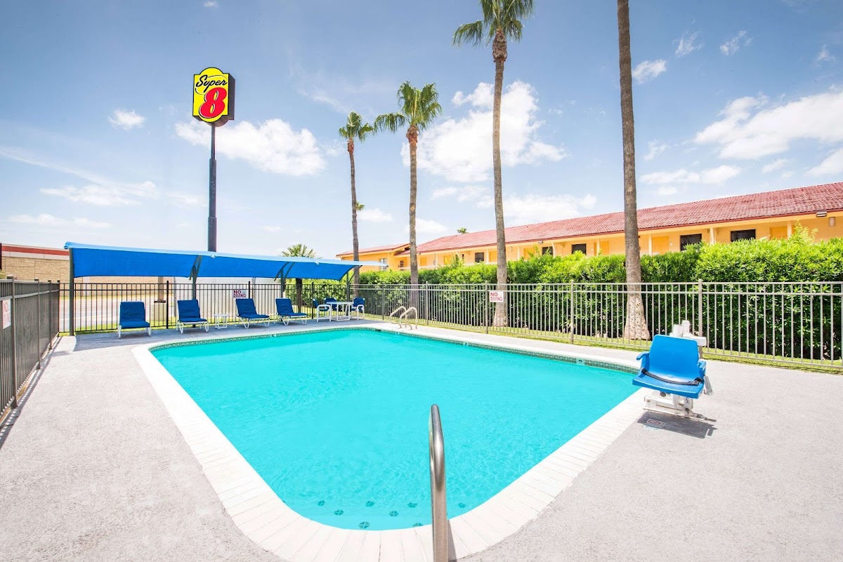 Super 8 by Wyndham Harlingen TX photo 3