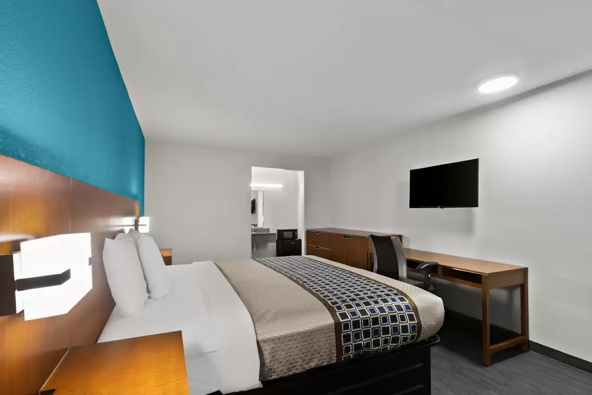 Rodeway Inn Commerce photo 2