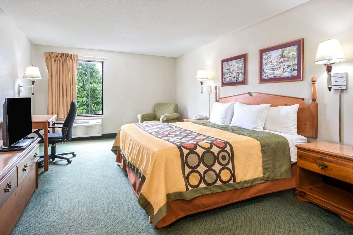 Super 8 by Wyndham Pevely photo 2